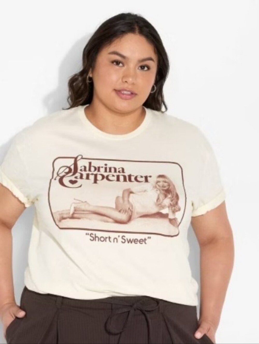 Women's Sabrina Carpenter Short n Sweet Short Sleeve Graphic Tee Off-White 2X